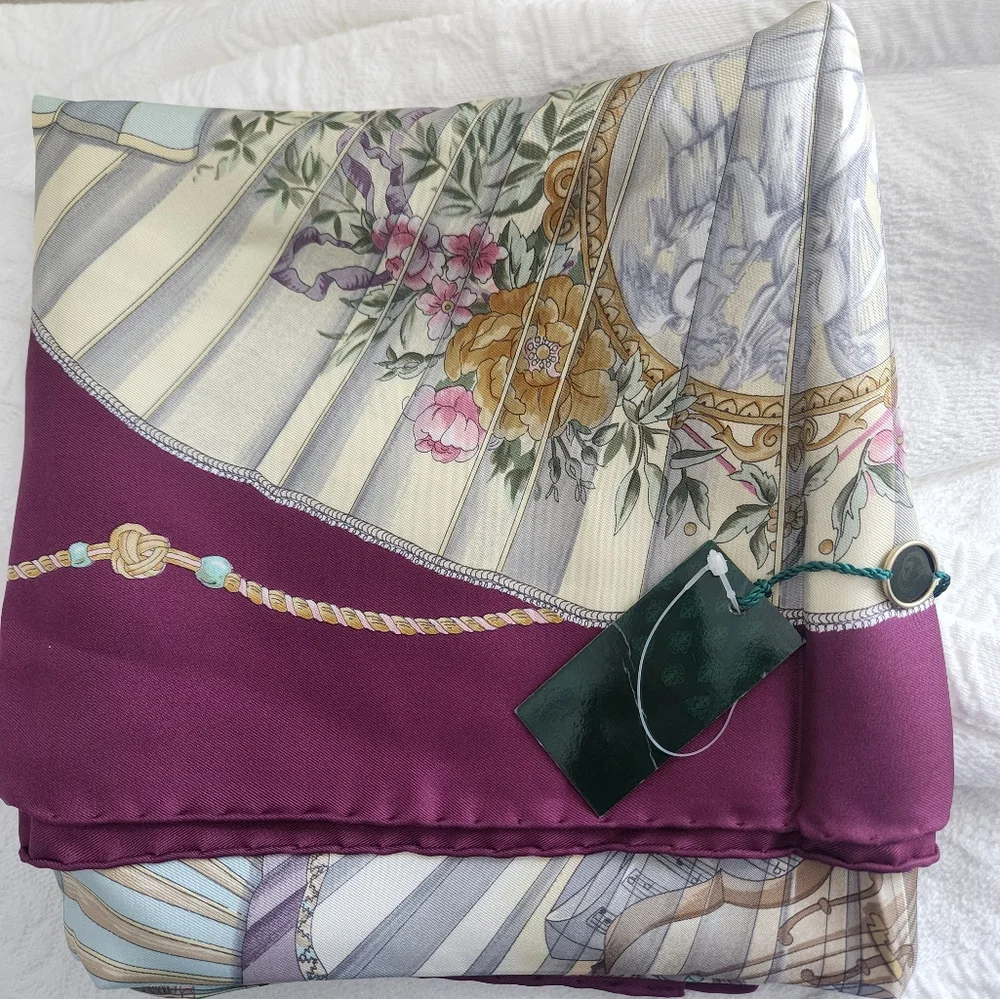Gucci Elegant Multicolor Silk Scarf
